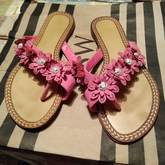 Sandals - Picture 3 of 4